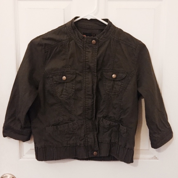 Cropped Utility Jacket - Picture 2 of 3